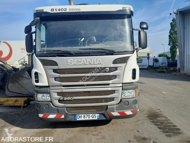 Engin de voirie Scania P280