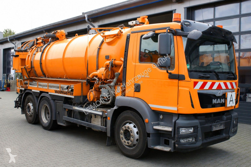 Engin de voirie MAN 26.340 6x2 Müller 12m³ Saug...
