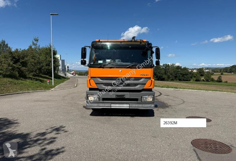 Vehículo de limpieza viaria Mercedes 602 1833