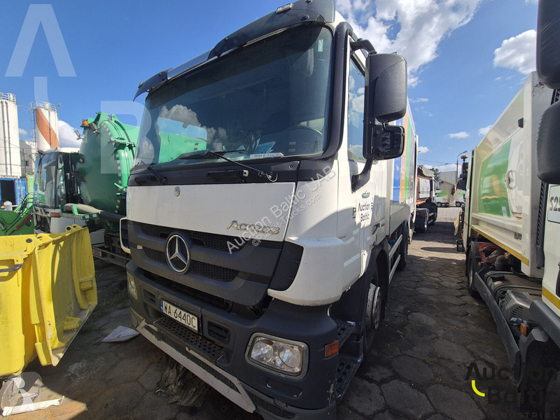 Комунальна техніка Mercedes 2541
