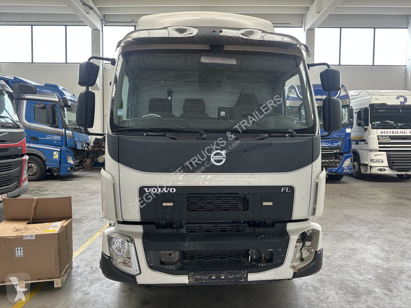 Útfenntartó-és-karbantartógép Volvo 250