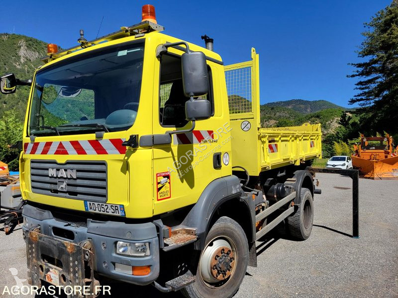 Engin de voirie  15.240