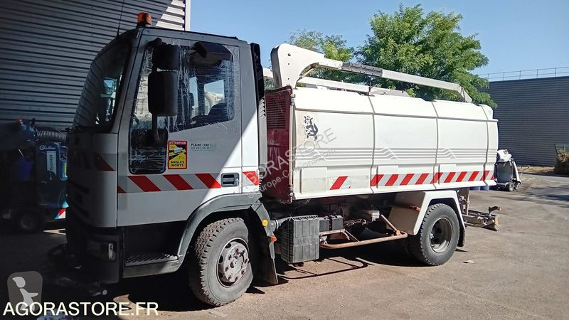 Útfenntartó-és-karbantartógép Iveco 100E18
