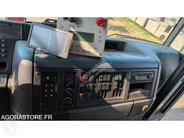 Camion de colectare a deşeurilor menajere