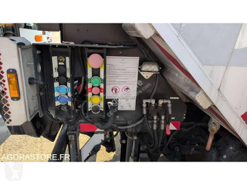 Camion de colectare a deşeurilor menajere