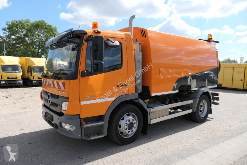 Vägmaskiner Mercedes 1324 Atego Aufbau Faun Viatec
