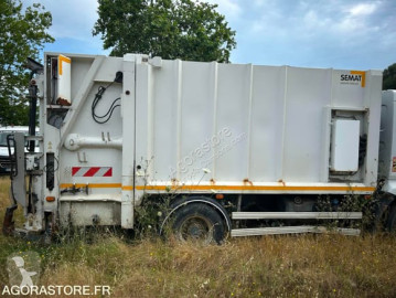 Camion benne à ordures ménagères