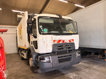 Camion benne à ordures ménagères Renault