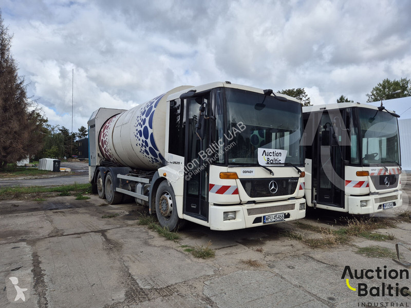 Engin de voirie Mercedes ECONIC