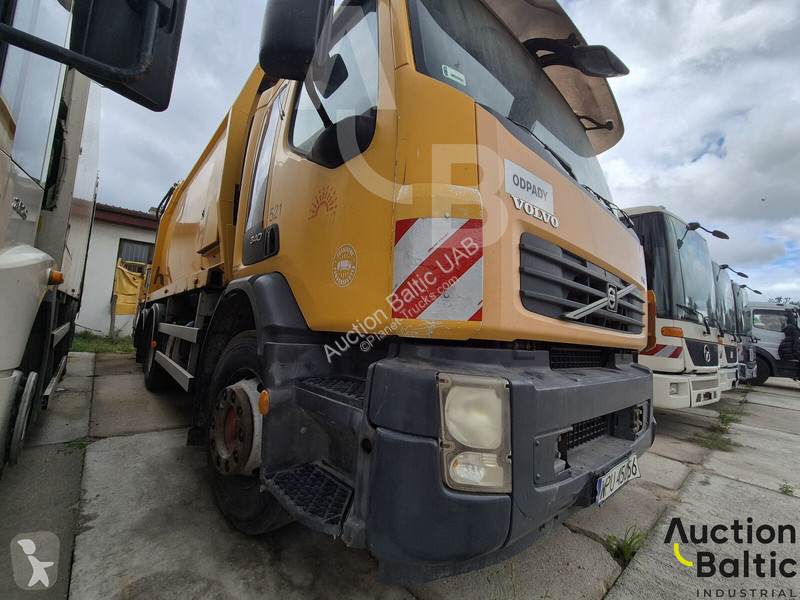 Engin de voirie Volvo 340