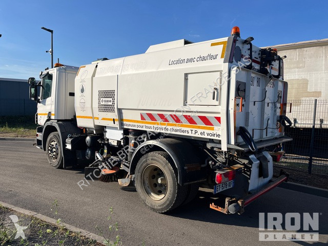 آلة لصيانة الطرق Scania 250