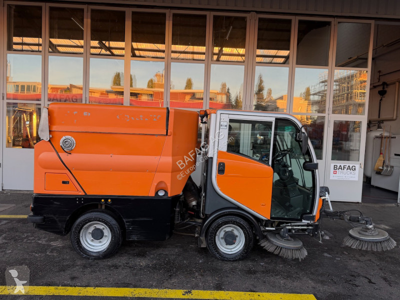 Engin de voirie Bucher Schoerling city cat 2020