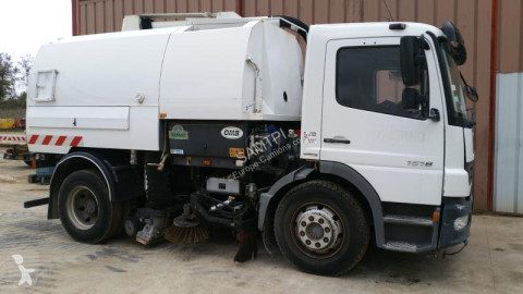 Camion spazzatrice Mercedes