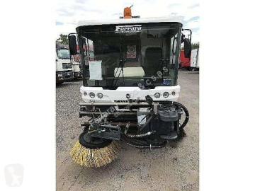 Camion balayeuse Ravo
