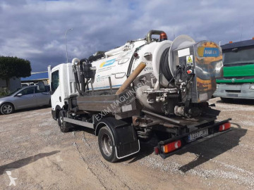 Camion hydrocureur Nissan