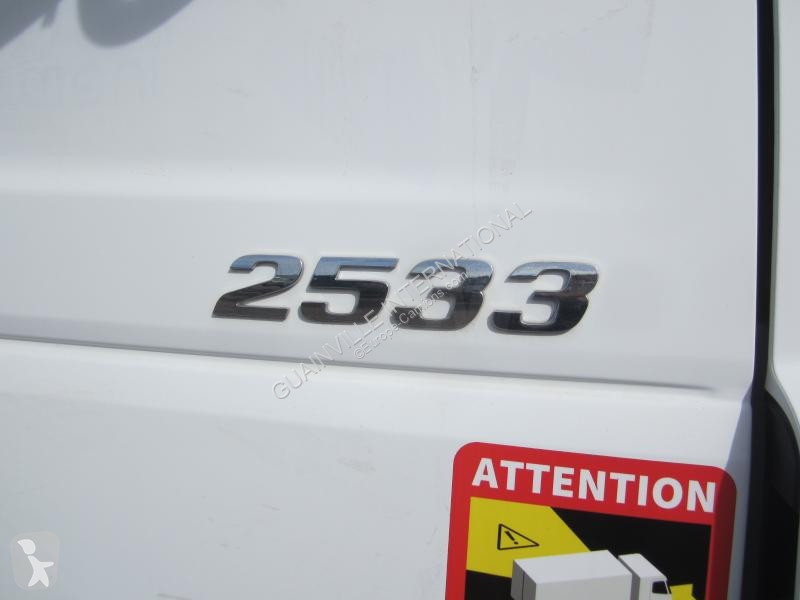 Utilaje pentru drumuri Mercedes 2533