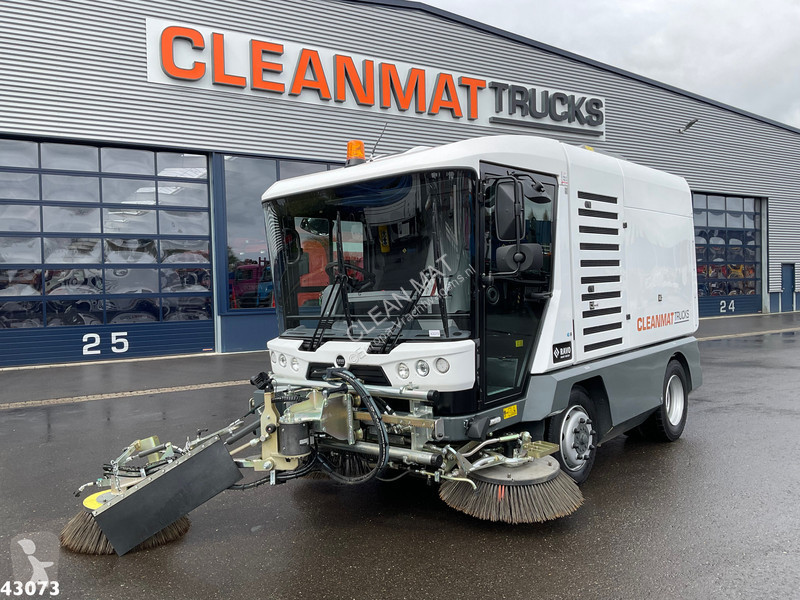 Vägmaskiner Ravo 540 STH Euro 6 with 3-rd brush