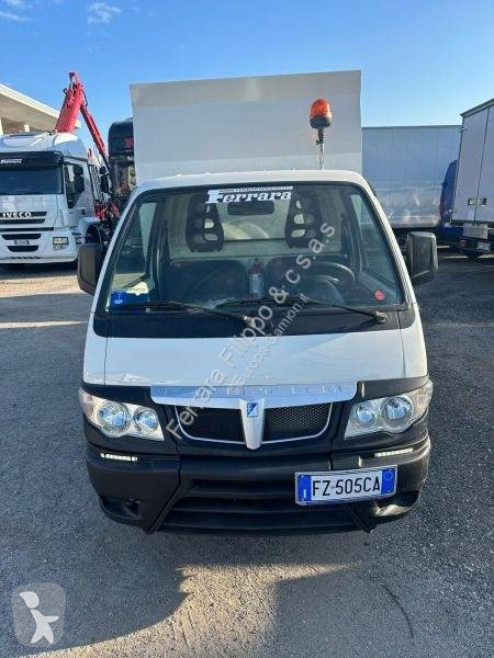 Veículo de limpeza / sanitário de estrada Piaggio