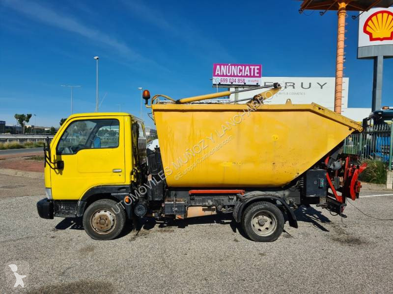 Silniční stroje Nissan