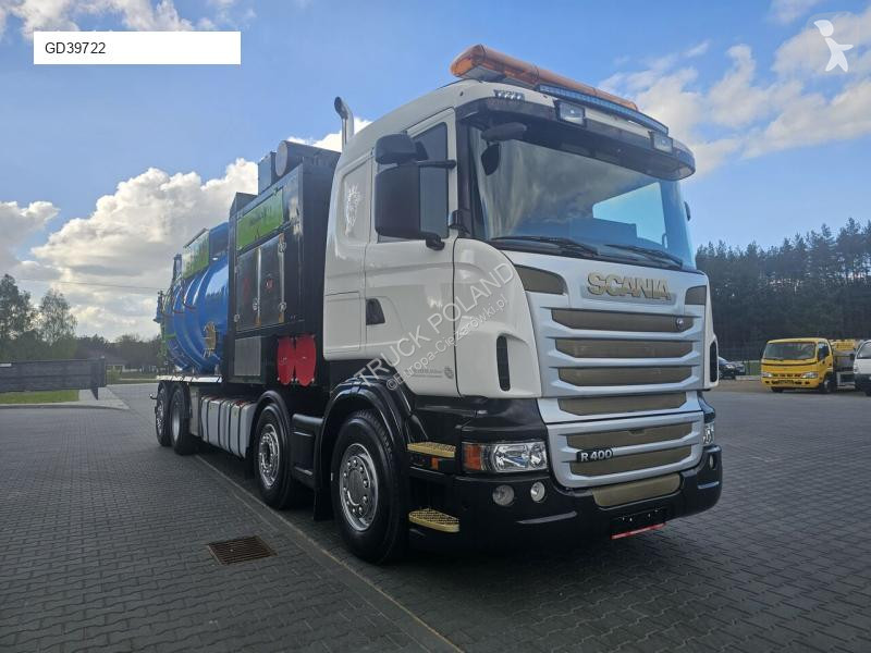 Veicolo per la pulizia delle strade Scania...