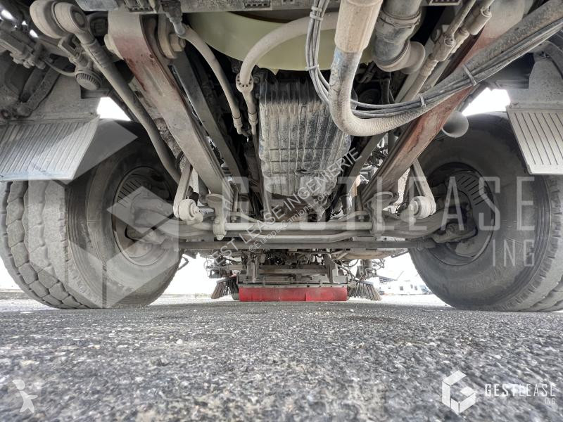 Silniční stroje Mercedes  AXOR 1833