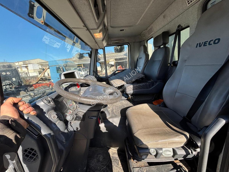 آلة لصيانة الطرق Iveco  STRALIS 450