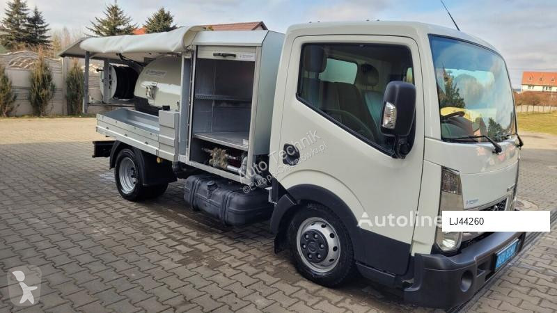Silniční stroje Nissan Defco Combi 3,5t