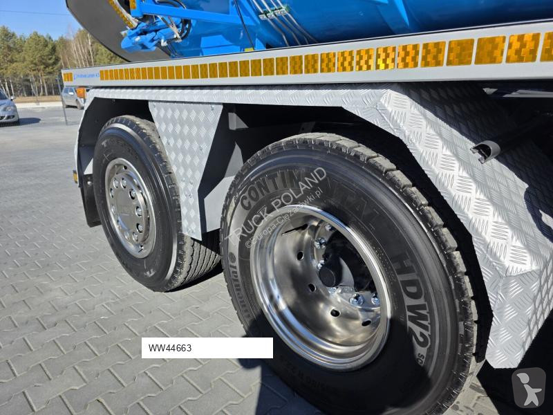 Utilaje pentru drumuri Scania Larsen FlexVac 311