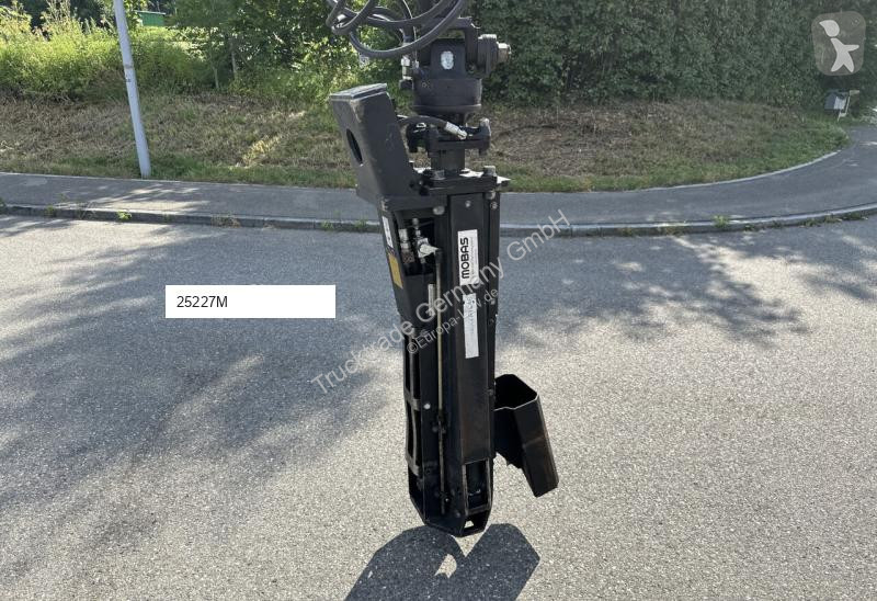 Veicolo per la pulizia delle strade Mercedes...
