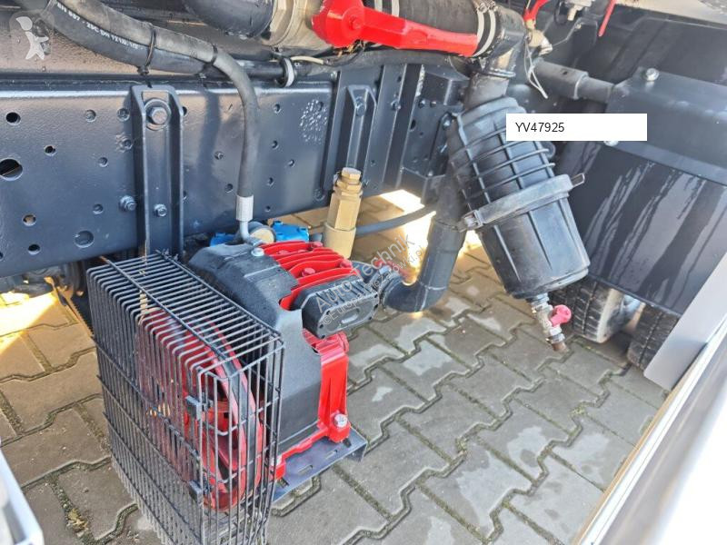 آلة لصيانة الطرق Isuzu SMALL CONTAINER WASHER...