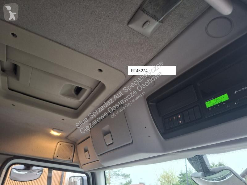 آلة لصيانة الطرق Renault 220 Zamiatarka...