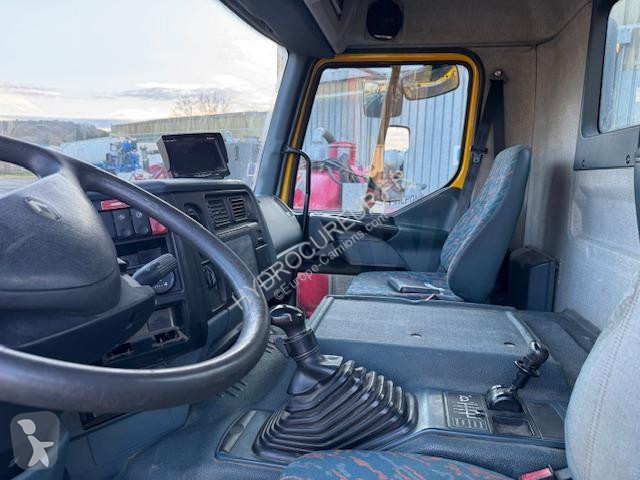 آلة لصيانة الطرق Renault 300
