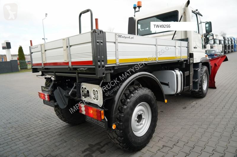 Útfenntartó-és-karbantartógép Mercedes UNIMOG...