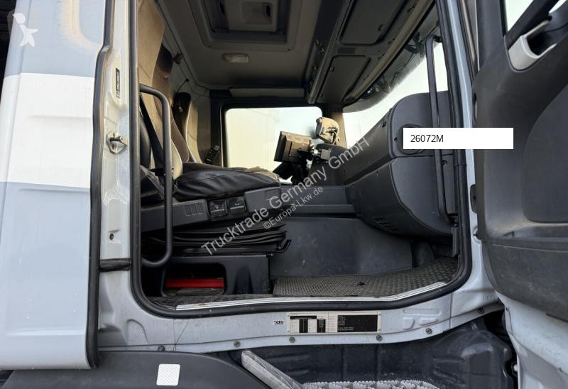 آلة لصيانة الطرق Scania 589 G440 LB