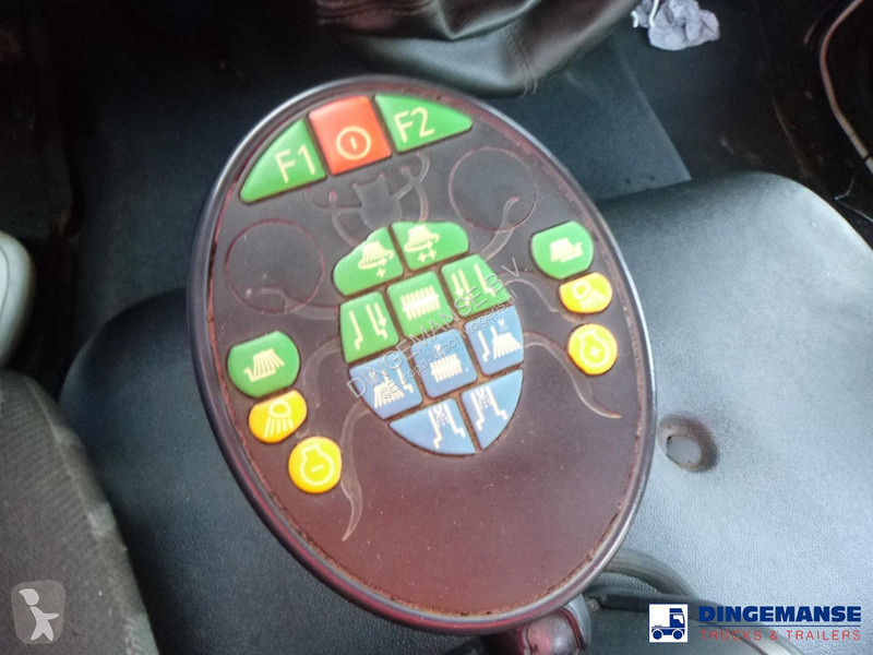 آلة لصيانة الطرق Iveco ML150E22 4x2 Scarab...