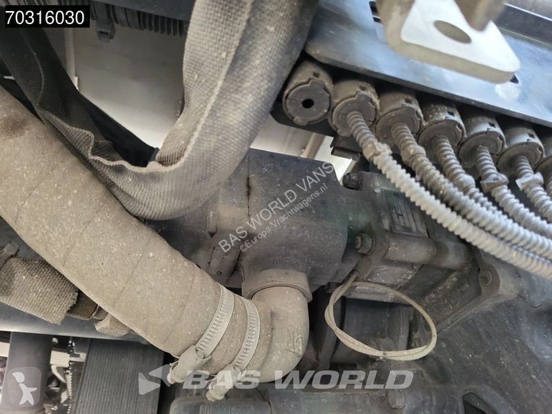 آلة لصيانة الطرق Iveco 330 4X2 Slaughter waste...