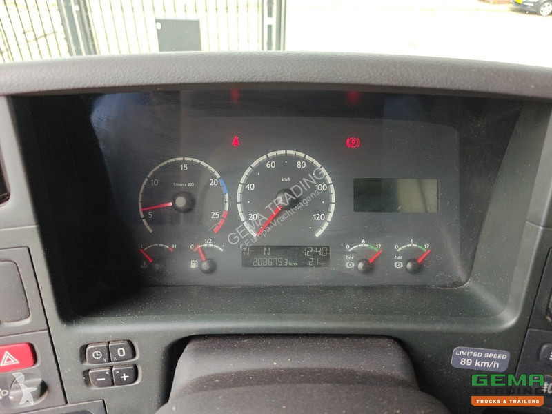آلة لصيانة الطرق Scania P 230 B 4X2 Euro5 Day...