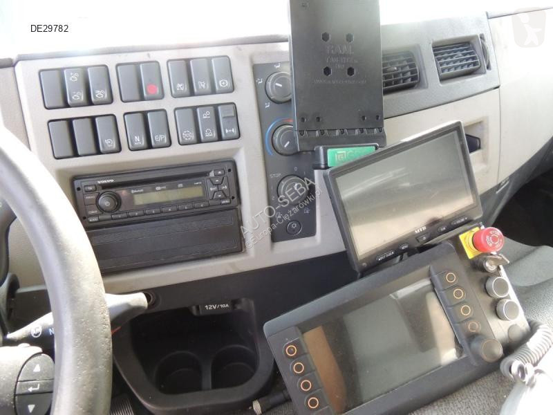 آلة لصيانة الطرق Volvo FE 320 62TR