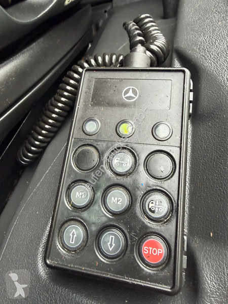 Engin de voirie Mercedes 2529 6 Stück Müllwagen...