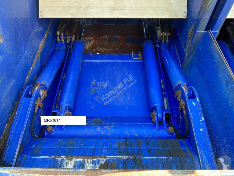 Engin de voirie Scania KG-2B