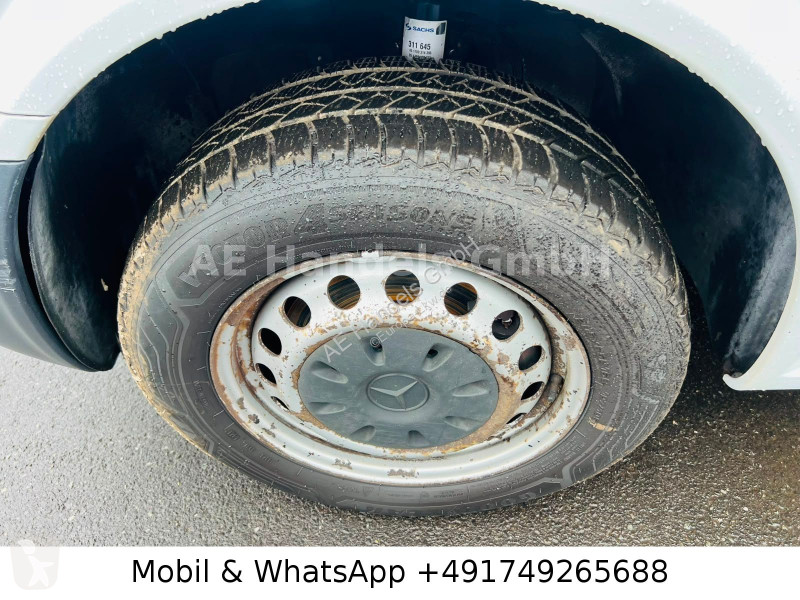 آلة لصيانة الطرق Mercedes Kasten 111 CDI lang...