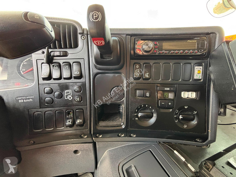 آلة لصيانة الطرق Scania P 280 6x2*4 HIAB 211E-3...