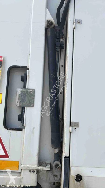 Útfenntartó-és-karbantartógép Iveco 120ELG20
