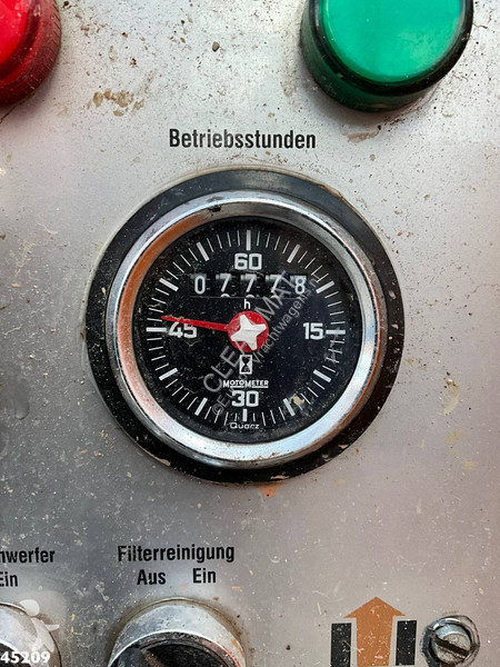Коммунальная техника  Mercedes 3336 6x4 Euro 3...