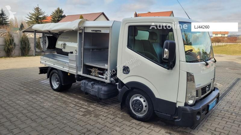 Silniční stroje Nissan Defco Combi 3,5t