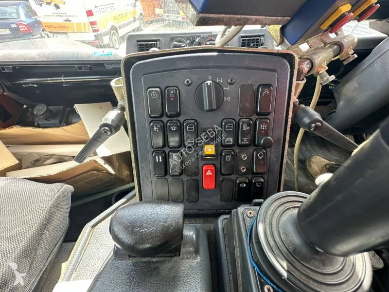 Utilaje pentru drumuri Mercedes