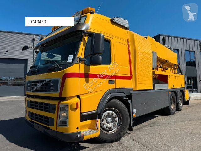 آلة لصيانة الطرق Volvo VOLVO FM 340 6x2*4 Euro...