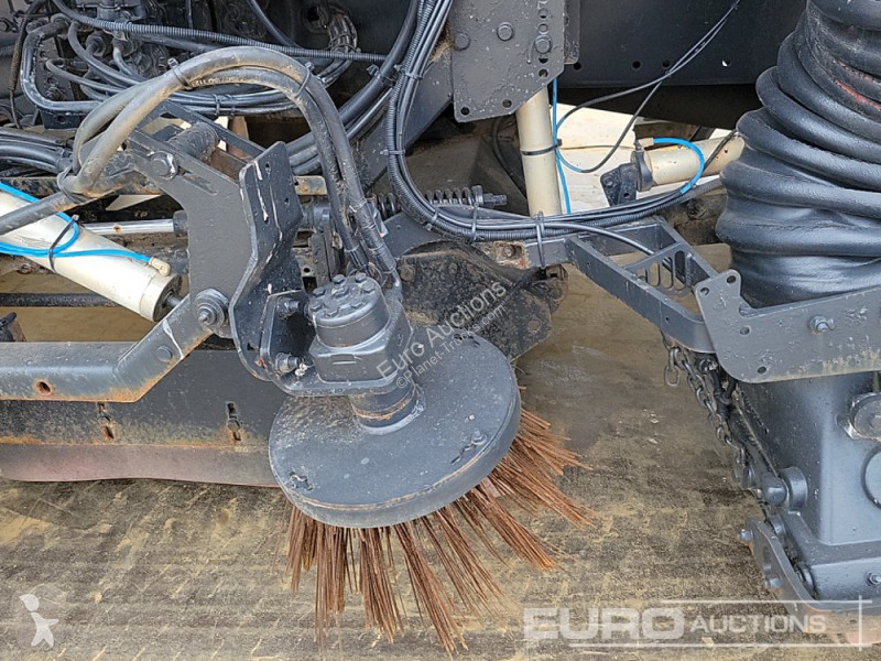 Utilaje pentru drumuri  LF220