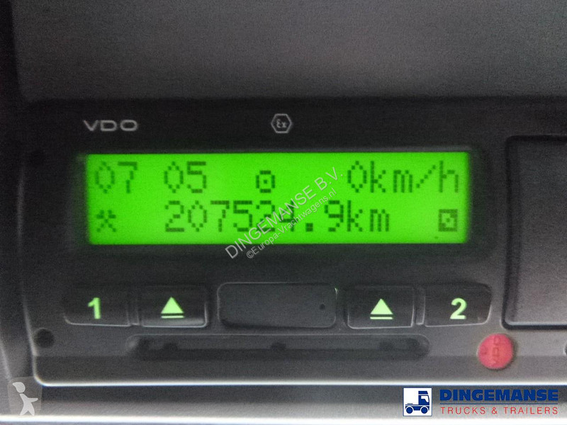 آلة لصيانة الطرق Mercedes 3233 8X4 RHD Euro 5...