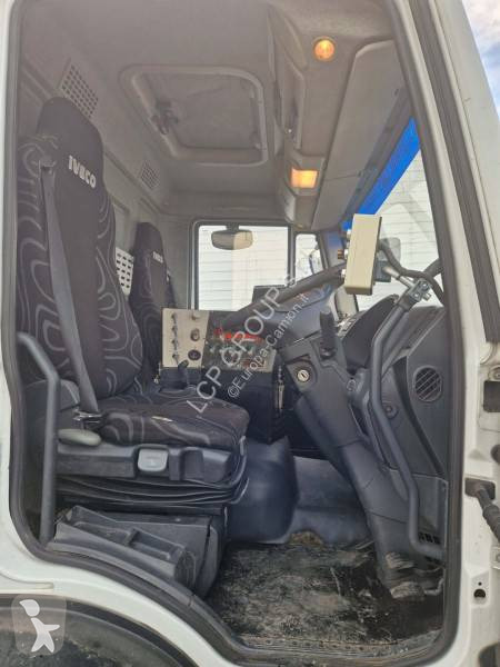 آلة لصيانة الطرق Iveco